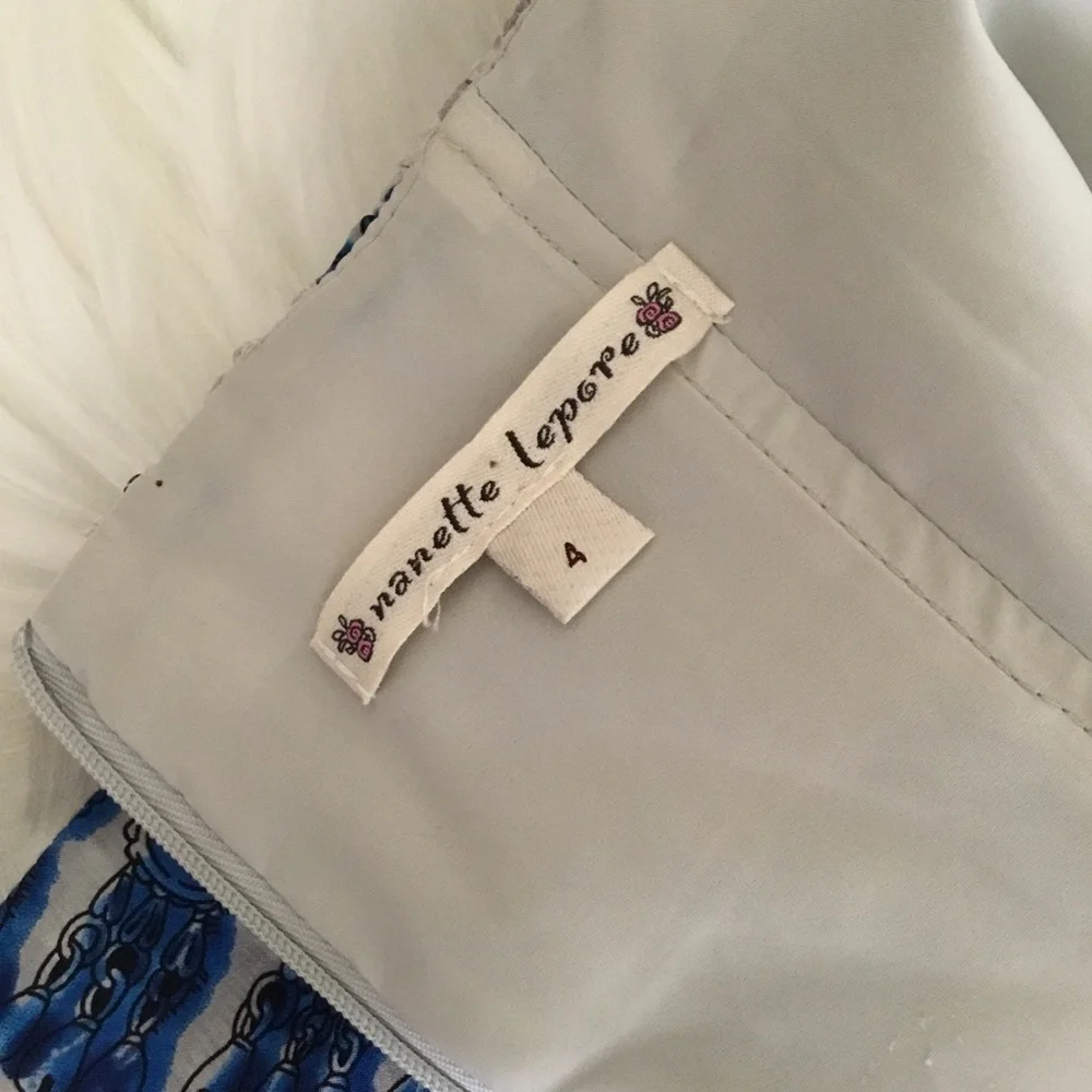 Nanette Lepore excellent zipper